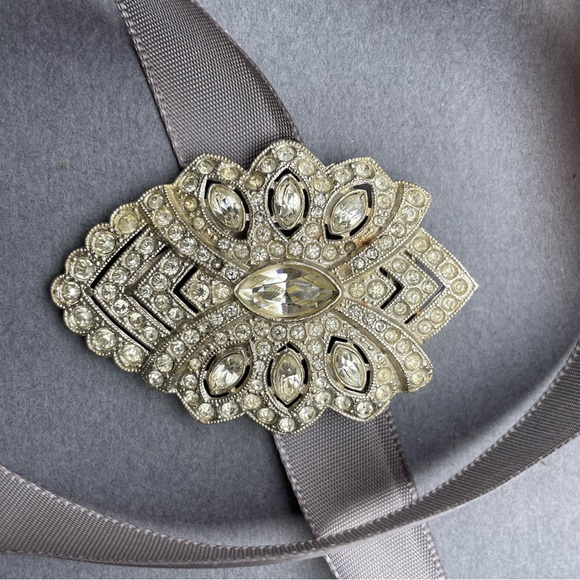 Vintage Art Deco Clear Rhinestone Pavé Scarf Clip - Picture 3 of 14